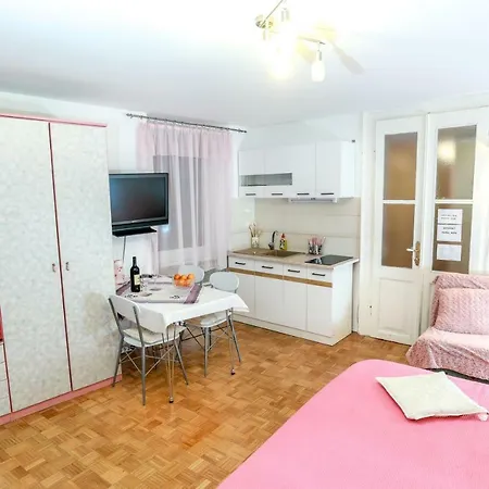 Apartments Pyros Piran Exterior photo