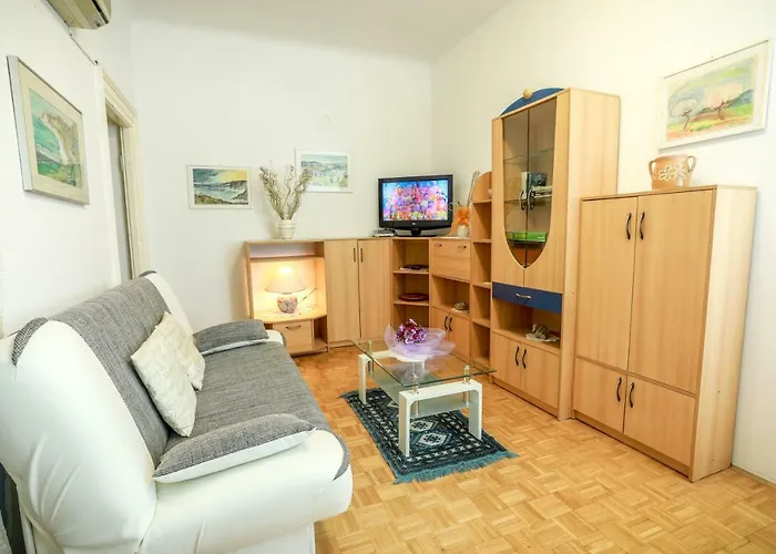 Apartments Pyros